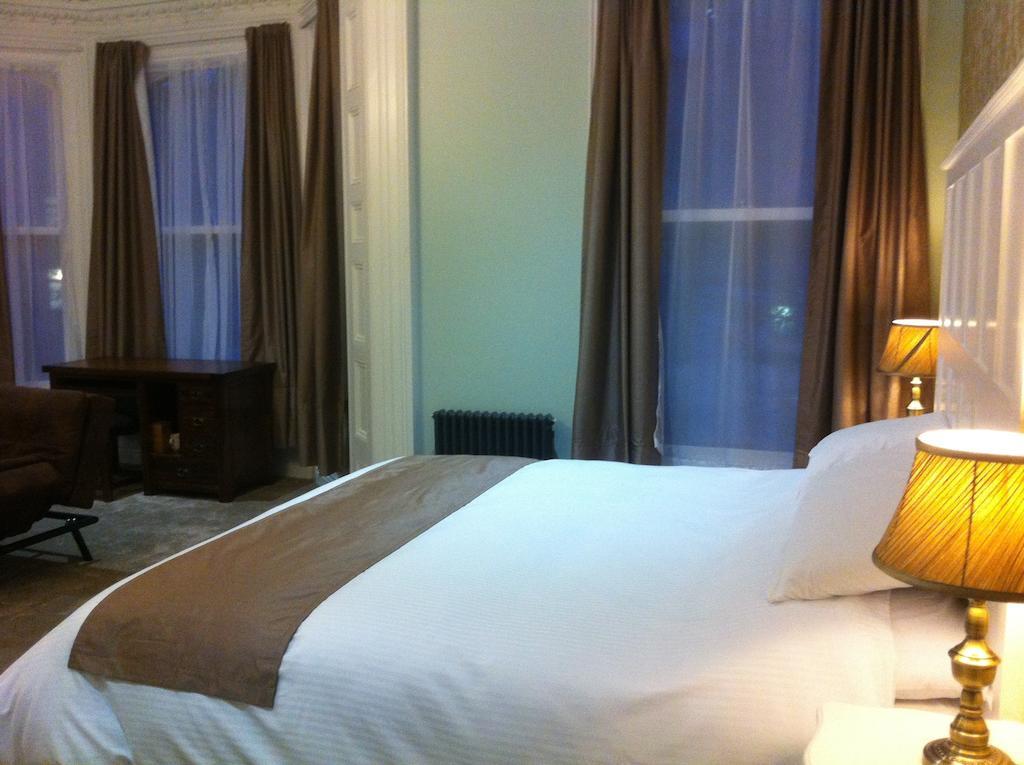 Harpers Belfast Room photo